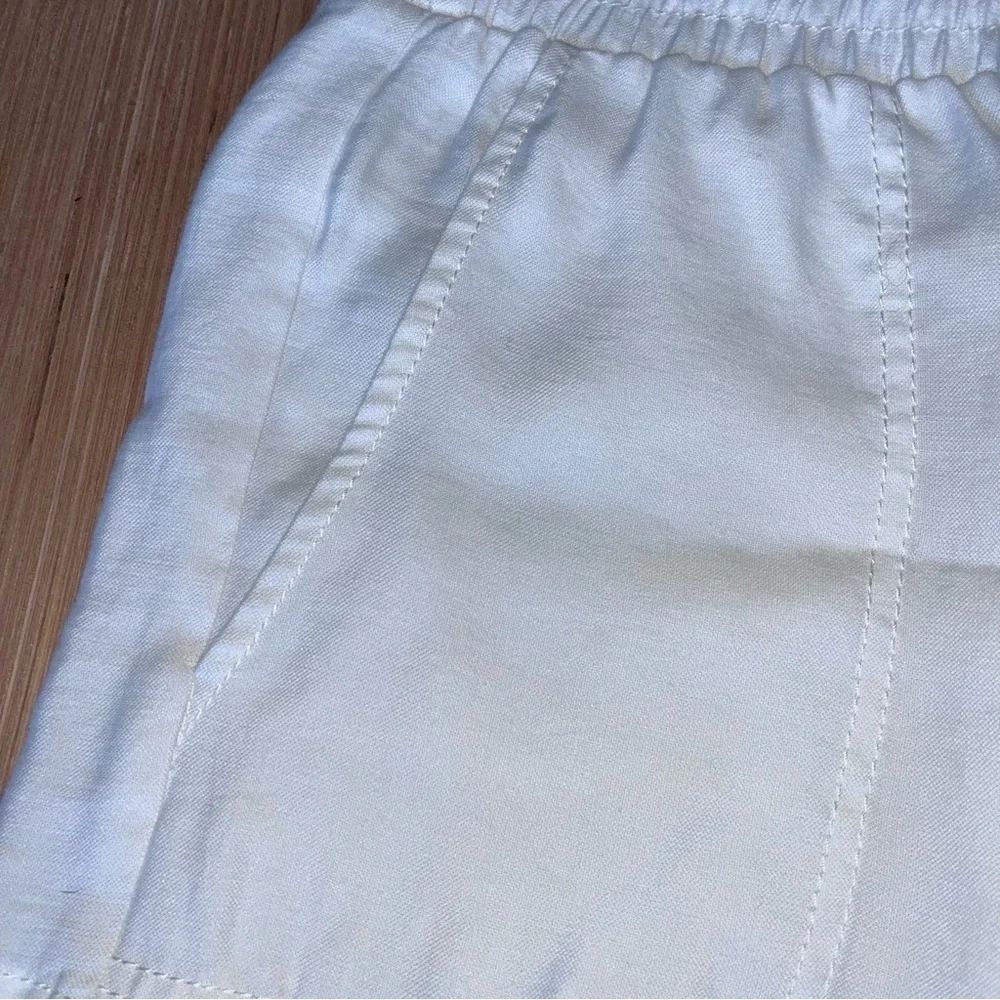 BCBG White Shorts - Picture 4 of 8